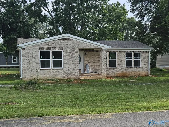 304 Hunter Rd, Hazel Green, AL 35750