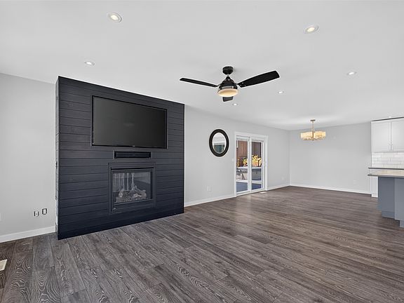 5th image of 3752 Glenway Rd