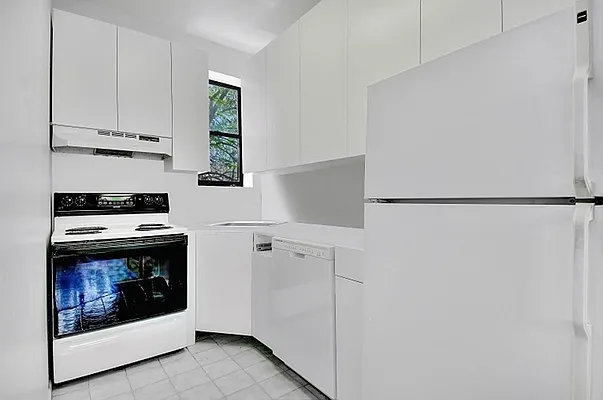 Rented by City Connections Realty | media 4