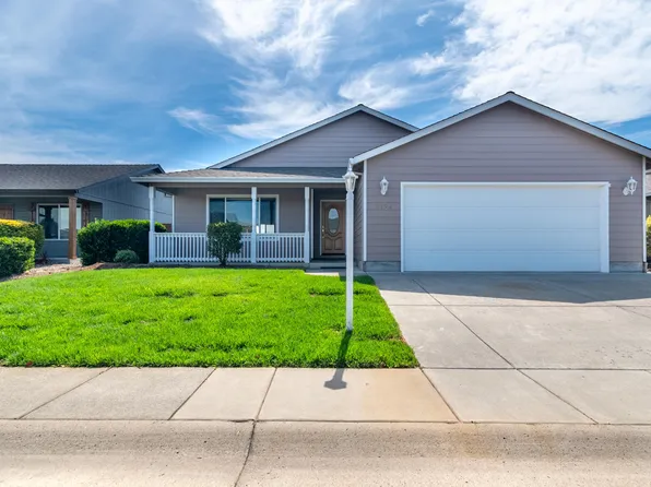 2102 Lara Ln, Central Pt, OR 97502