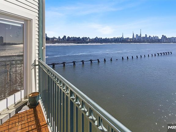 2nd image of 216 The Promenade