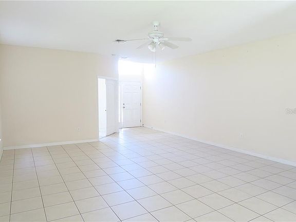 2nd image of 1002 Hacienda Cir