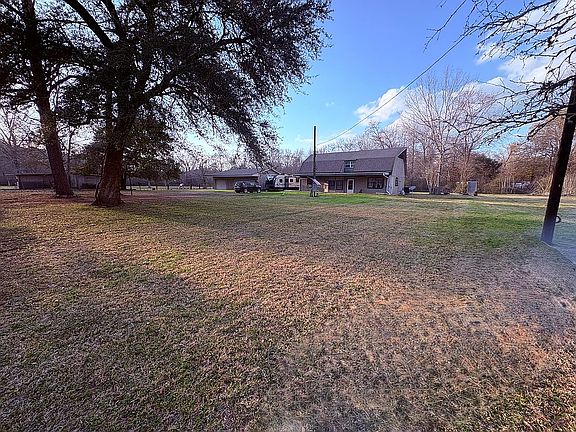 4th image of 852 County Road 4110
