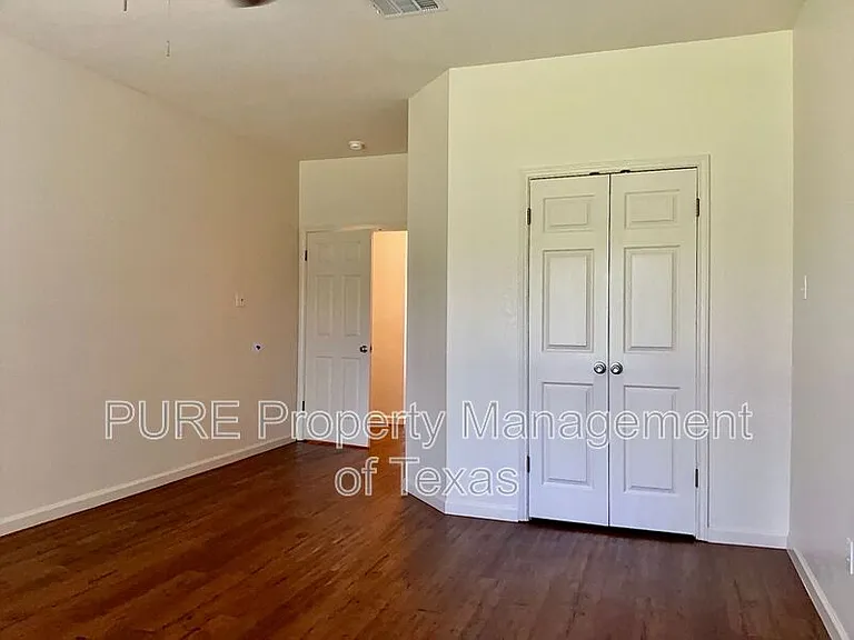 1102 Leah Ln — Photo 10