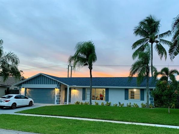 1381 Wyndcliff Dr