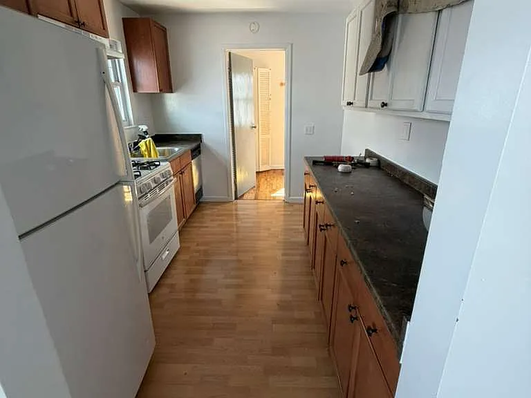 66 Devoe Ave #2 — Photo 8
