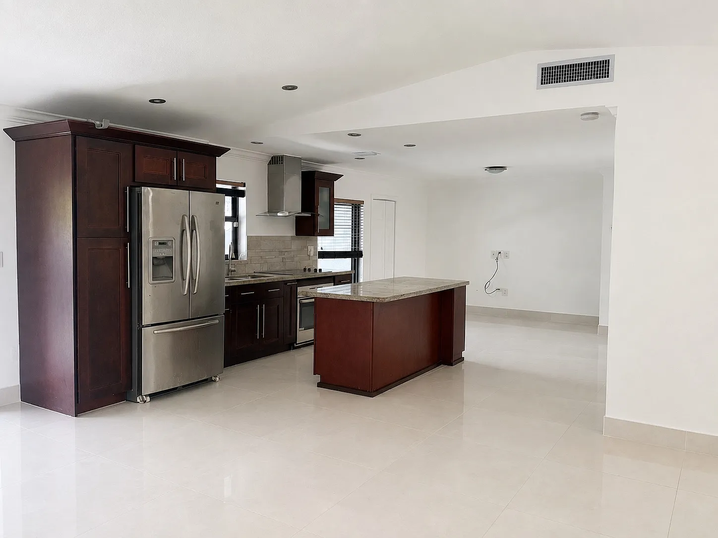 SW 81st Ln, Miami — Photo 4