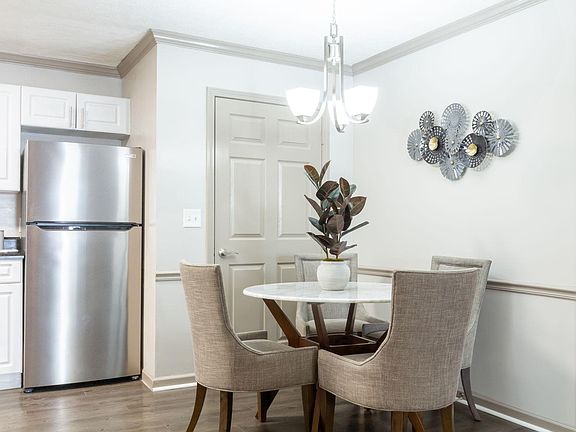 4th image of 101 Clubview Ct #101