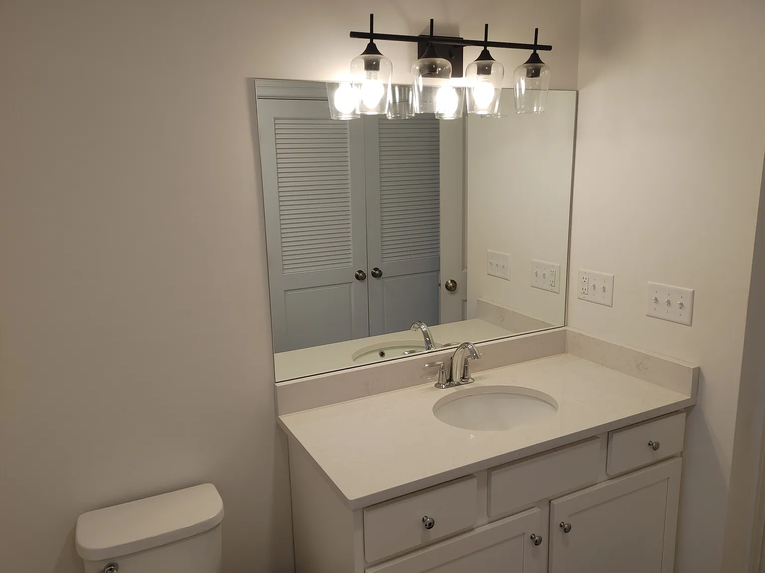 1 bed, 425 sqft, $2,300 — Photo 1