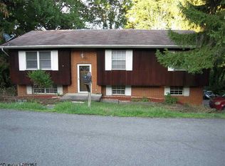 825 Cottonwood St, Morgantown, WV 26505