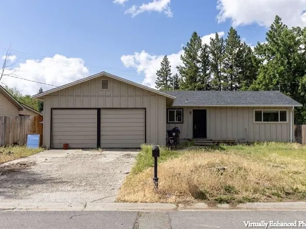 518 Woodside Way, Susanville, CA 96130