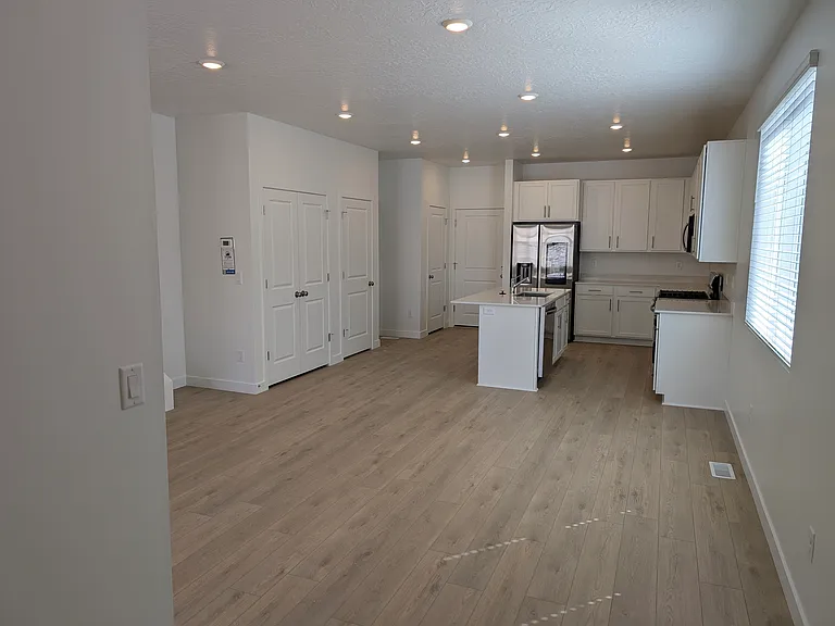 1578 W Viola Ln — Photo 8