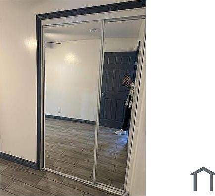 4th image of 1032 W 95th St #34