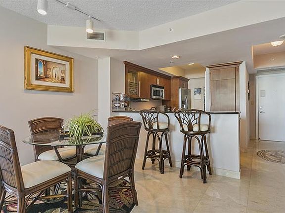 4th image of 401 SW 4th Ave APT 1107