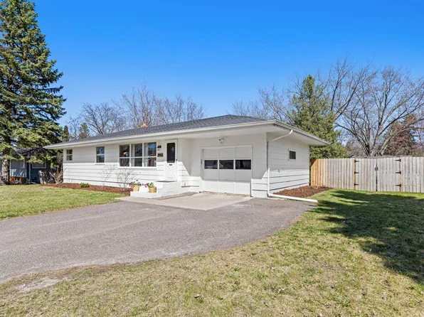 2942 Matilda St, Roseville, MN 55113