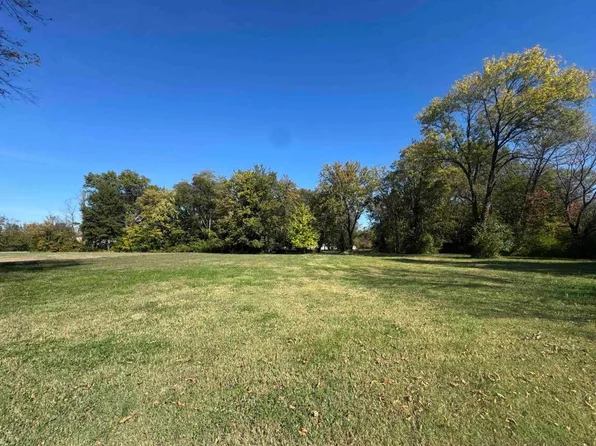 1118 N 8th St, Paducah, KY 42001