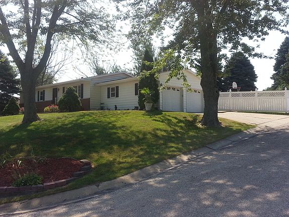 4th image of 3334 Hilltop Dr