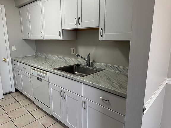 4th image of 13774 Oakbrook Dr #13774