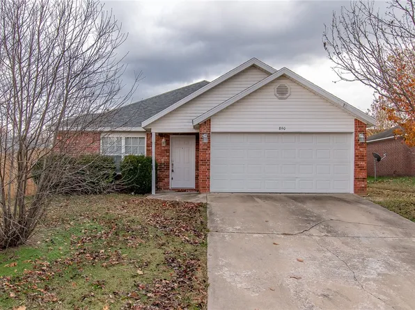 890 S Eastview Dr, Fayetteville, AR 72701