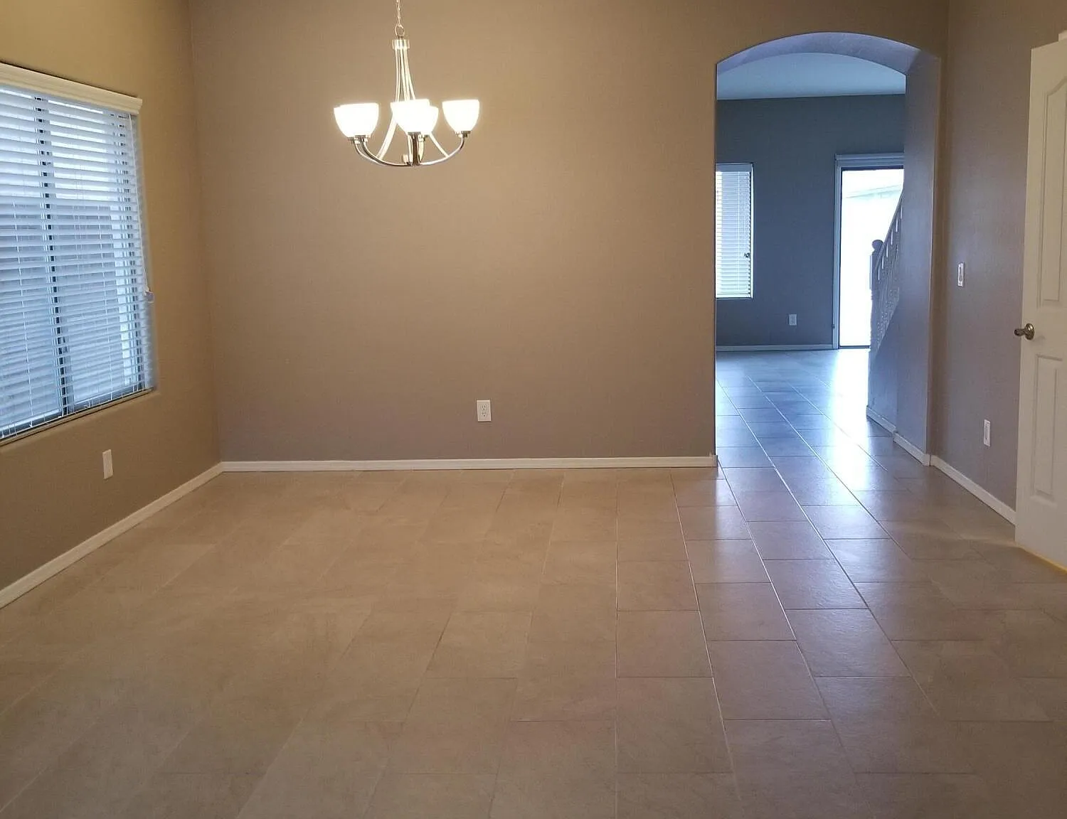 5 bed, 2.5 bath, 2745 sqft, $2,275 — Photo 1