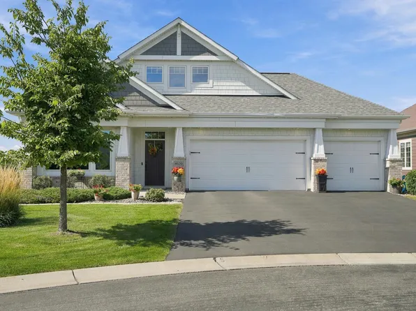 8620 Irving Cir N, Lake Elmo, MN 55042