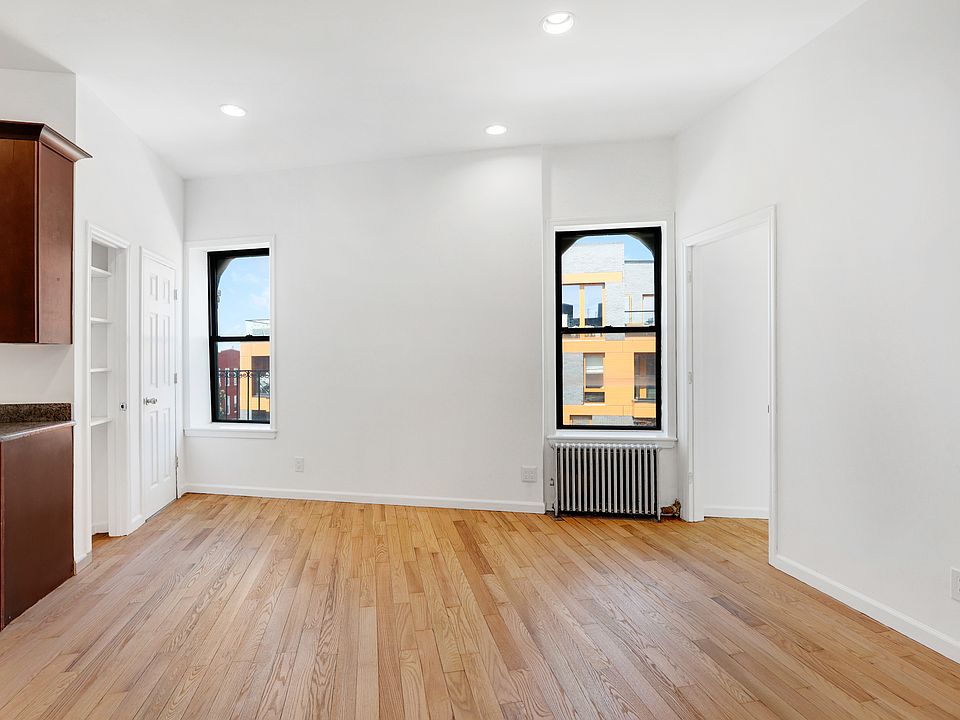 1st image of 538 Graham Ave #7L