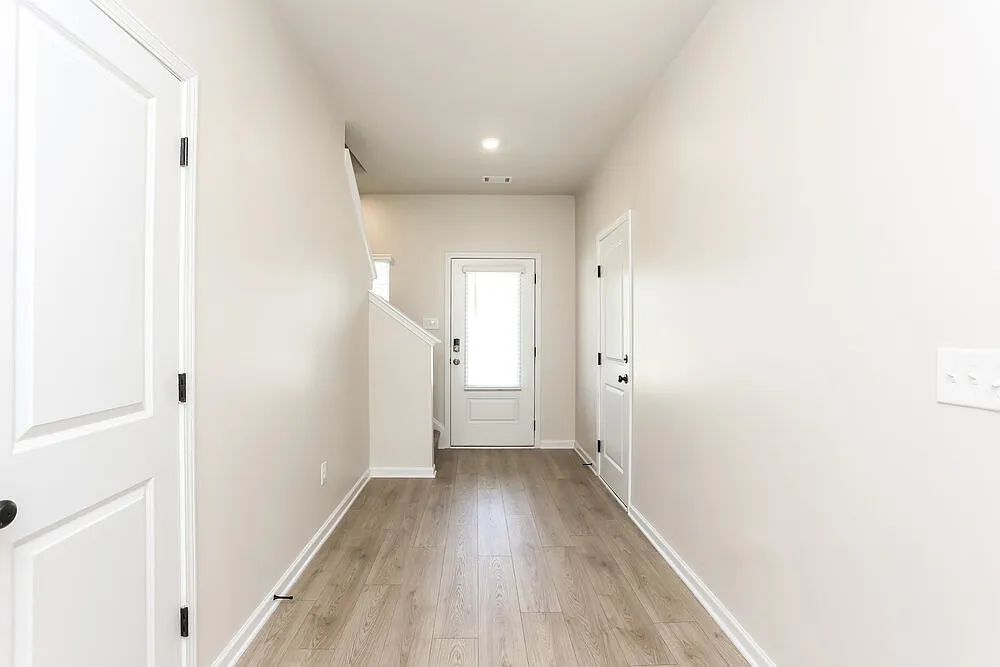 3 bed, 2.5 bath, 1680 sqft, $1,965 — Photo 4