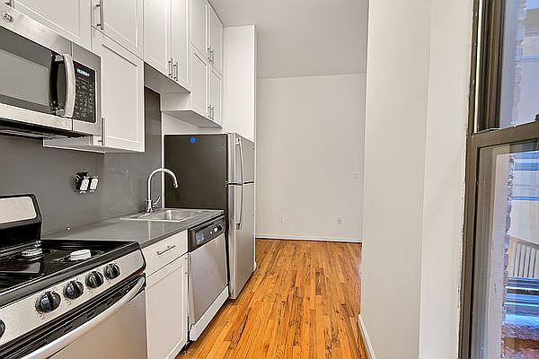 1st image of 404 E 63rd St APT 15