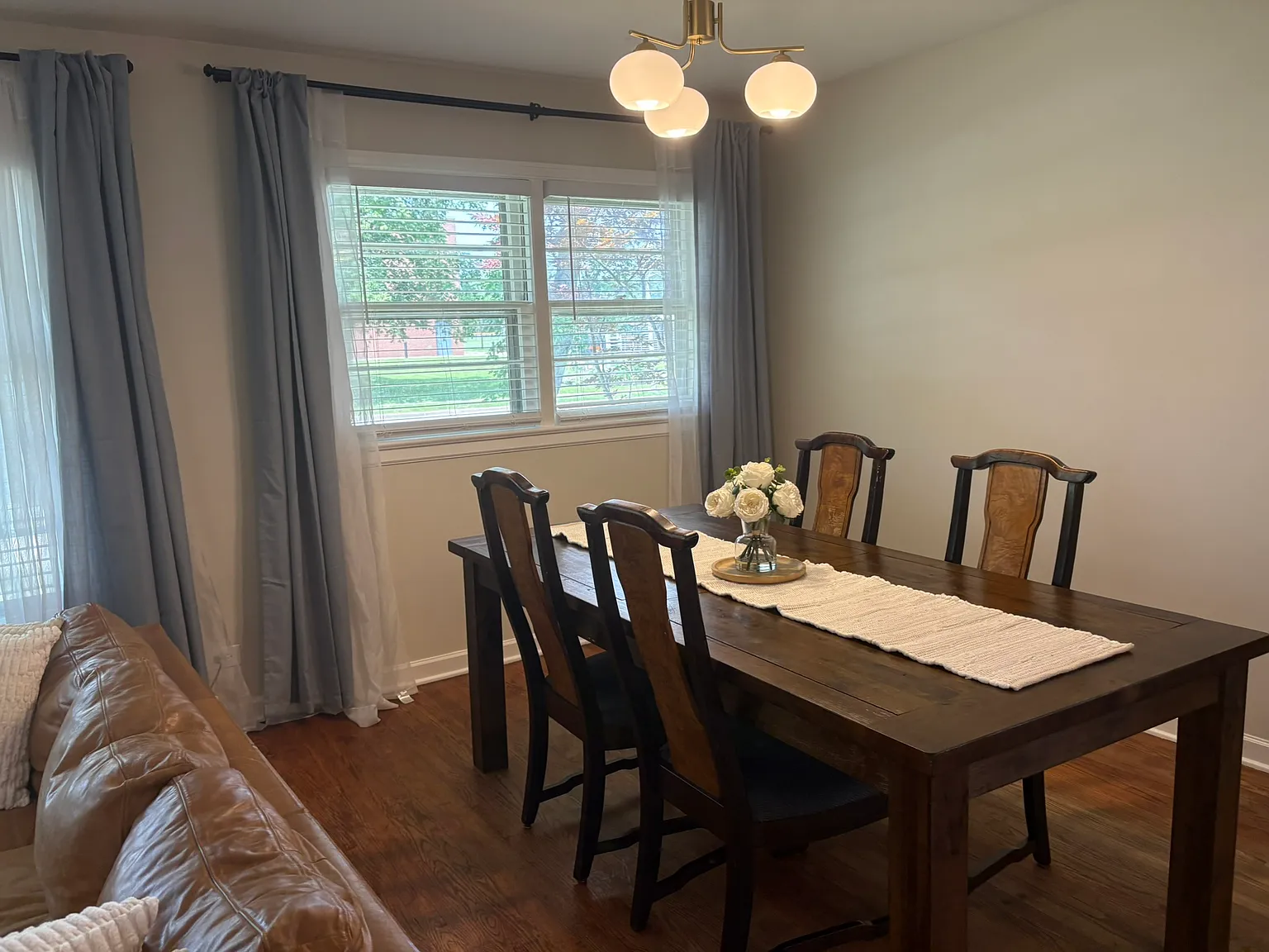 3 bed, 1231 sqft, $3,900 — Photo 3