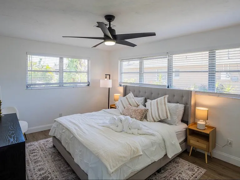 3649 SE 5th Ct — Photo 10