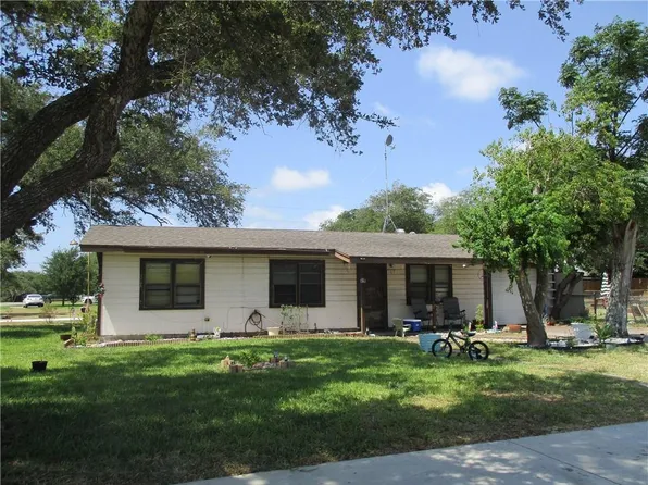 1315 W Goodnight Ave, Aransas Pass, TX 78336