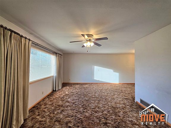 4th image of 304 S Derby St