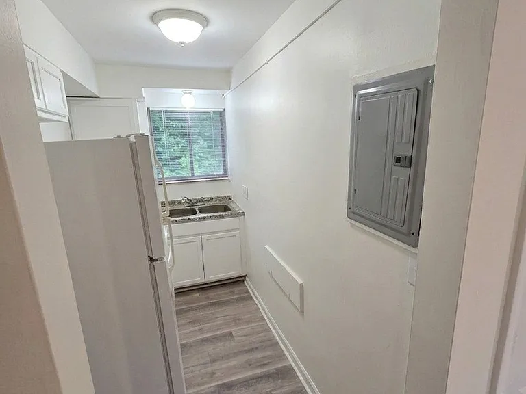 9500 Chalmers St #5 — Photo 7