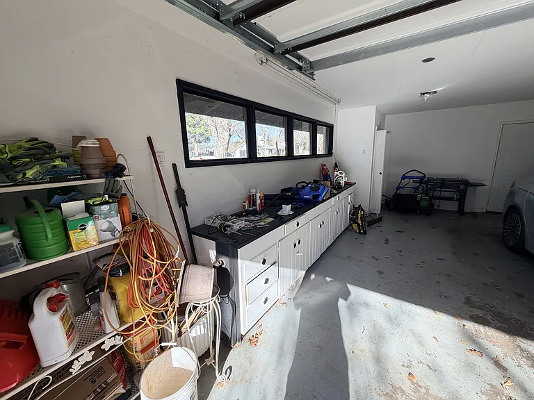 2601 Oxford Ave — Photo 31
