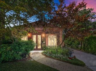 7040 N Kenton Ave, Lincolnwood, IL 60712