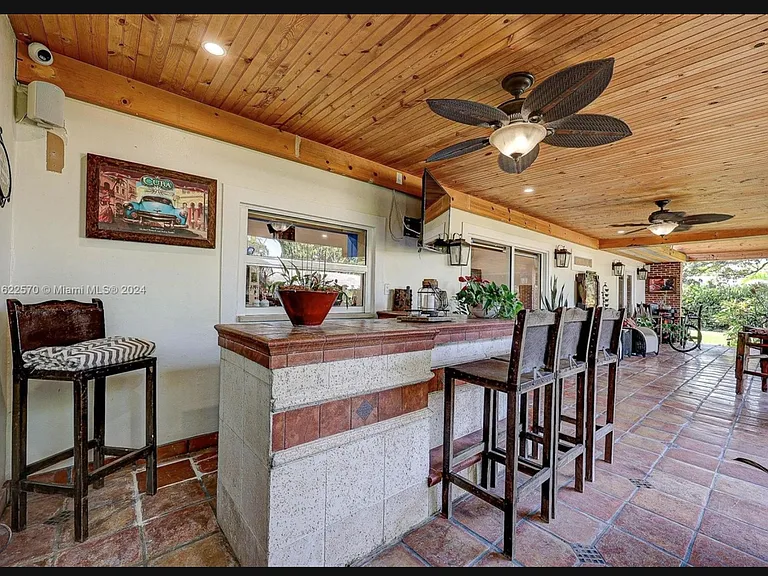 8520 SW 87th Ave — Photo 28