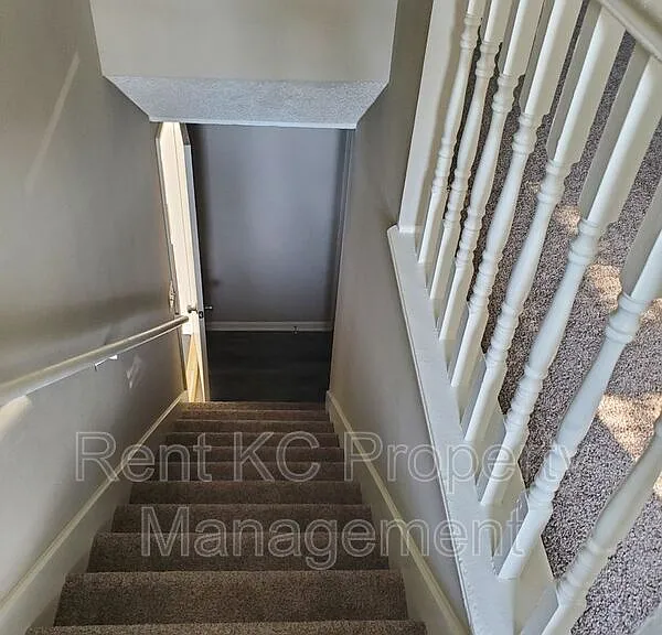 7013 Orchard St — Photo 10