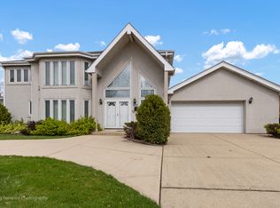 5657 N Crescent Ave, Chicago, IL 60631