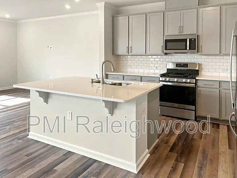5028 Arkose Dr — Photo 4