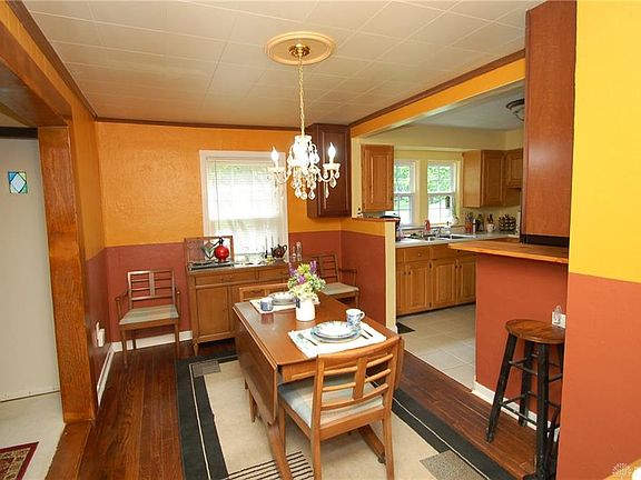 5th image of 2609 Colonial Ave