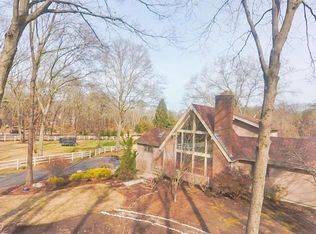 40 Moosehorn Rd, East Greenwich, RI 02818
