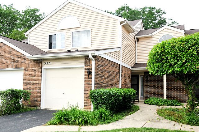 1st image of 575 Canterbury Dr