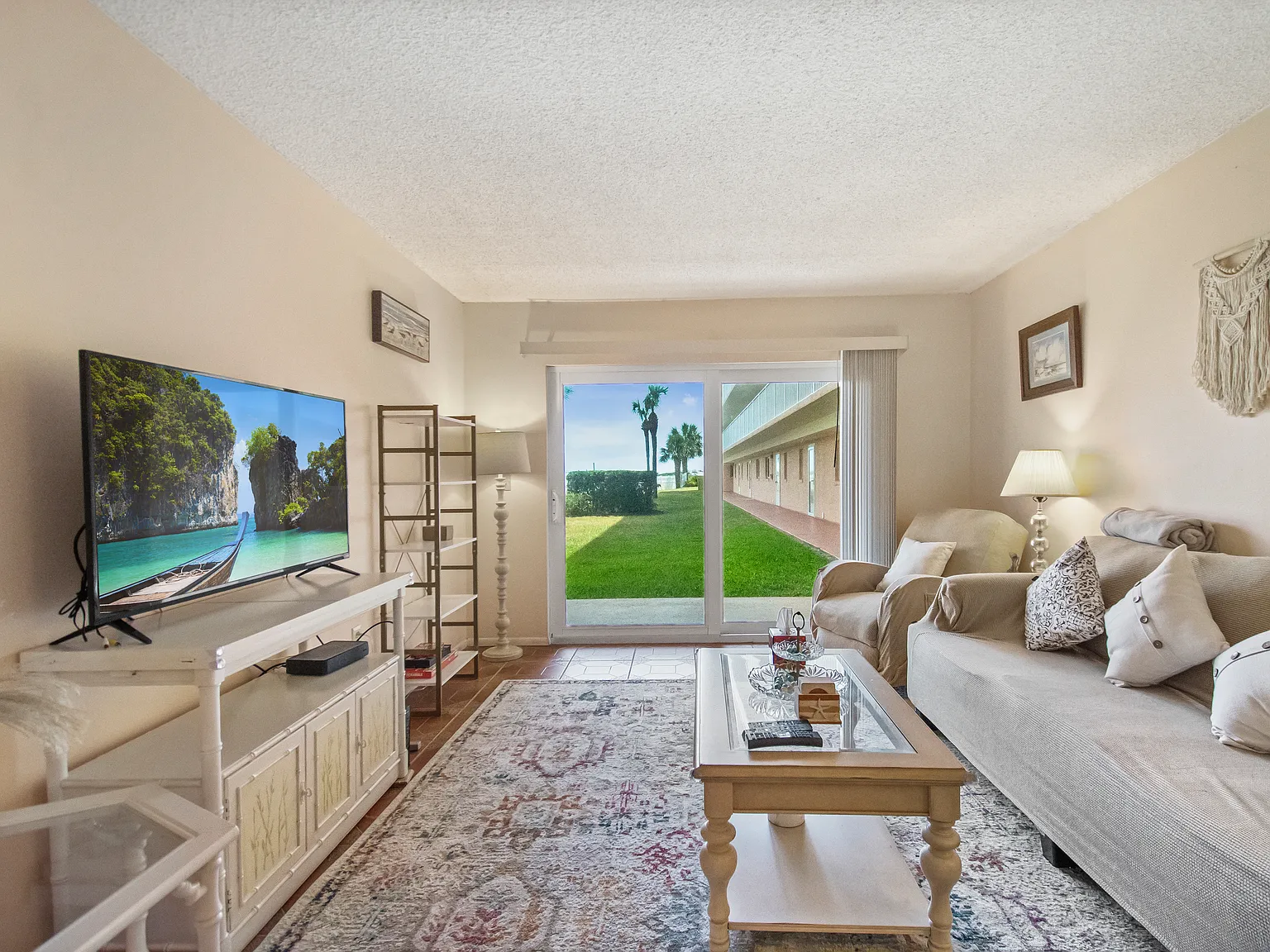 2 bed, 1800 sqft, $2,300 — Photo 3