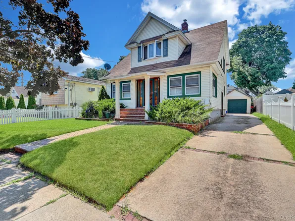 17 Shonnard Avenue, Freeport, NY 11520
