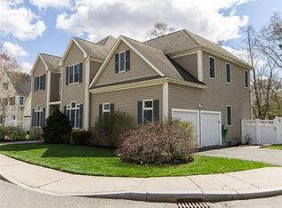 9 Sunapee Ln, West Roxbury, MA 02132