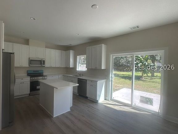 5th image of 6034 Creek Road