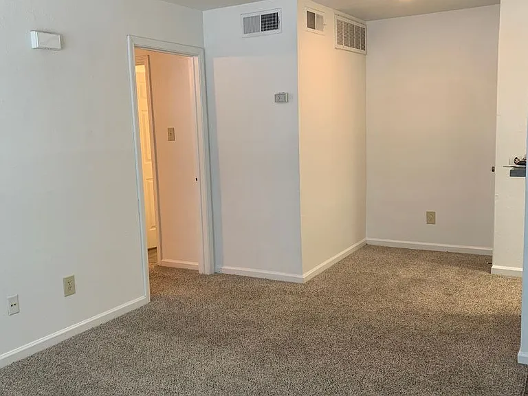 Emerald Cove Apartments — Photo 100