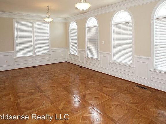 4th image of 2331 Brittany Parc Dr