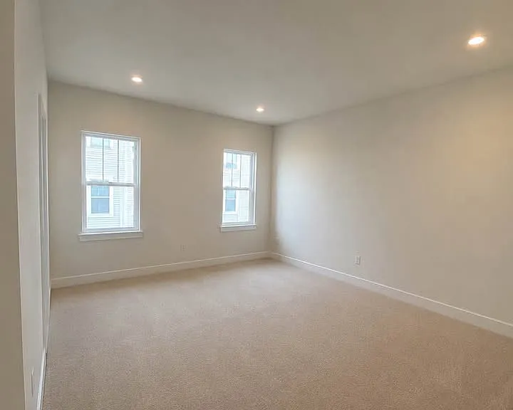219 Cranesbill Dr — Photo 6