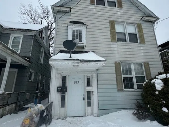 923 Walnut St, Erie, PA 16502